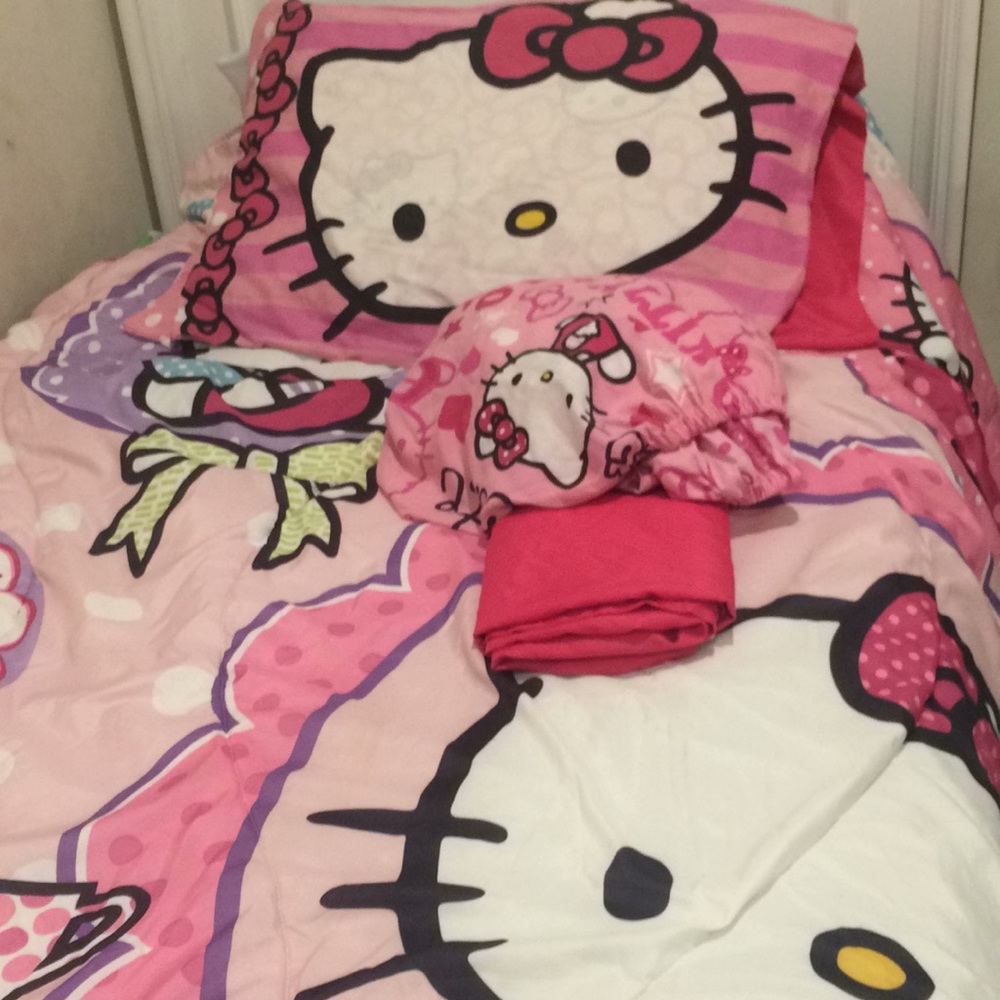Hello kitty comforter set